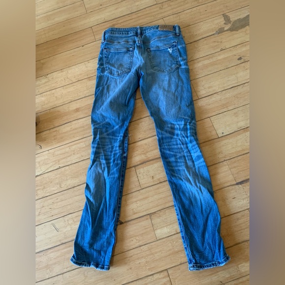 American eagle men’s Distressed Blue Jeans - Picture 2 of 5